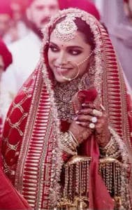 Ranveer Singh proposed his ladylove Deepika Padukone with a rectangular solitaire costing around ₹2.7 crores. 